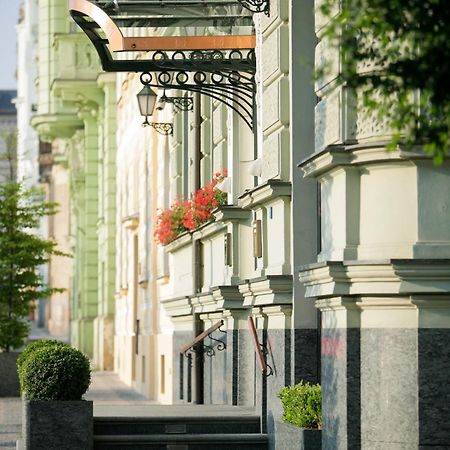 Mamaison Hotel Riverside Praha Bagian luar foto The Old Town of Poznań