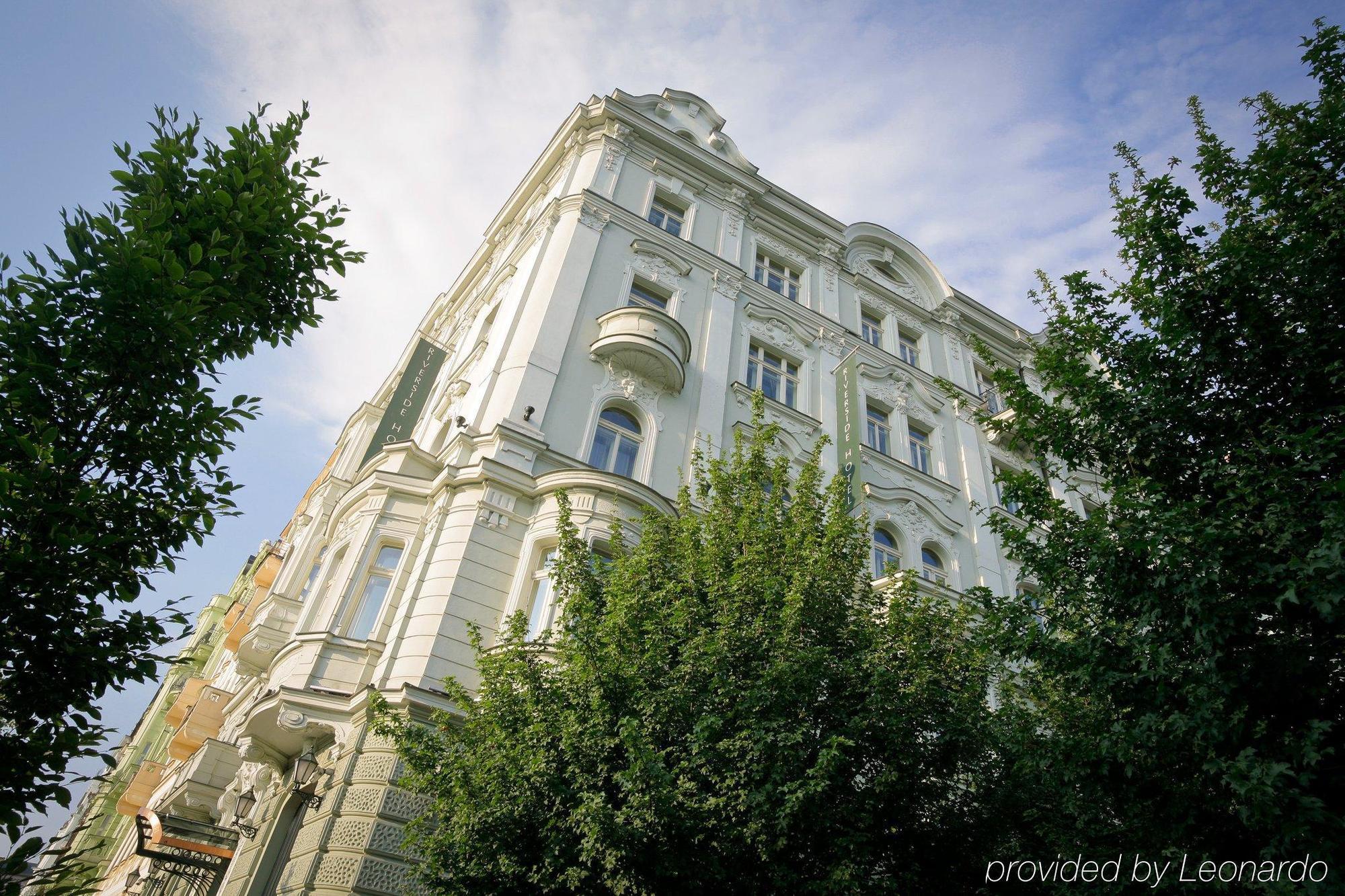 Mamaison Hotel Riverside Praha Bagian luar foto The headquarters of the company in Belgrade